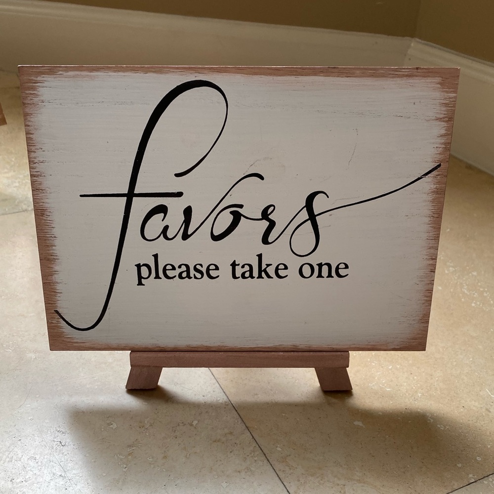 Wedding favors sign